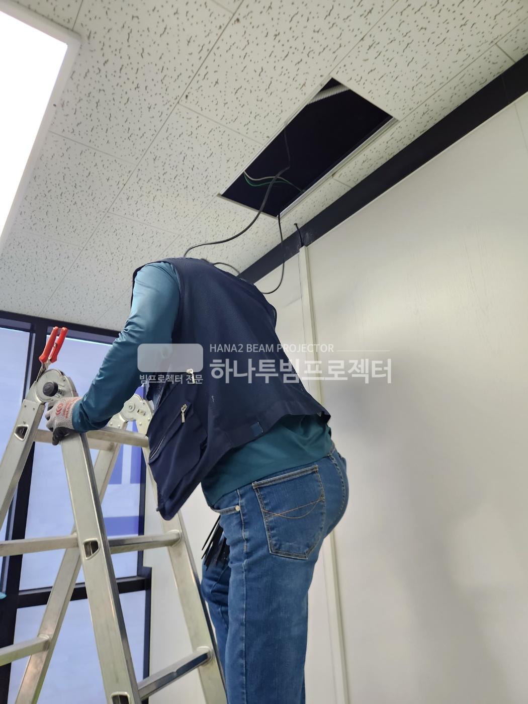 3667087781_C8BPlO25_f3ae8258fe1e2d6d9766c48a470474091b2d3198.jpg 이미지크게보기