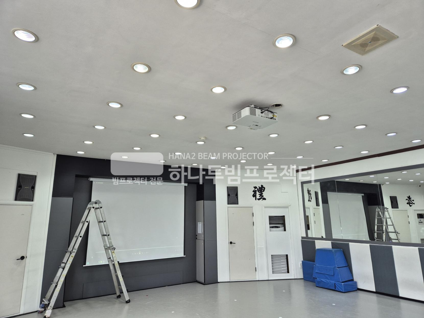 3730978545_0Cgf8cJM_5e55ef62829aaa47029baa057f4233137280e9f9.jpg 이미지크게보기