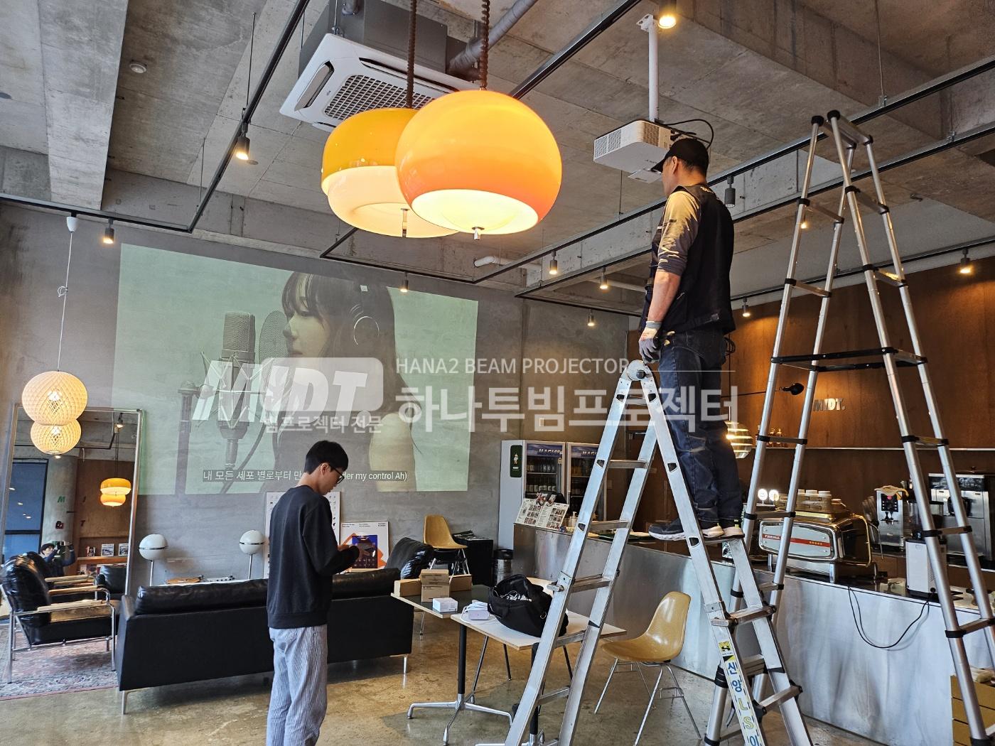 3730978545_5nGbC6eo_e652469bbbf8c539ecd7a885d0806f7506ead334.jpg 이미지크게보기