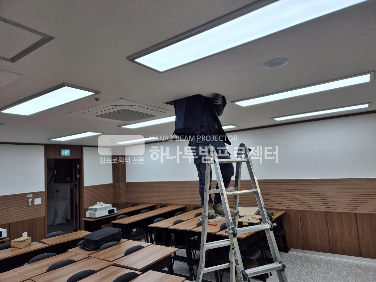 3730978545_DgyuflZz_a1adc2ceedbf2abfff5c9008ce8bef6fd6f88c4e.jpg 이미지크게보기