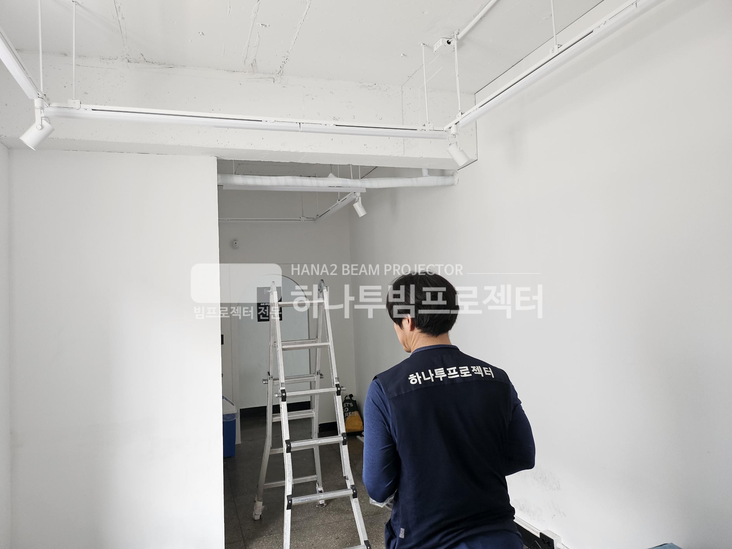 3730978545_EeTJc3zF_4d0c0cdd4c7242f0099a1fe70d3bf5dc297c184e.jpg 이미지크게보기