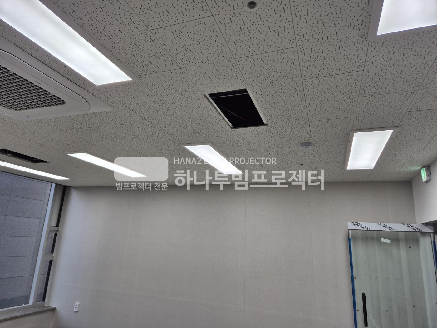 3730978545_EsivnLND_12021d99d0a297c47d5482524dc32589d9a02e05.jpg 이미지크게보기