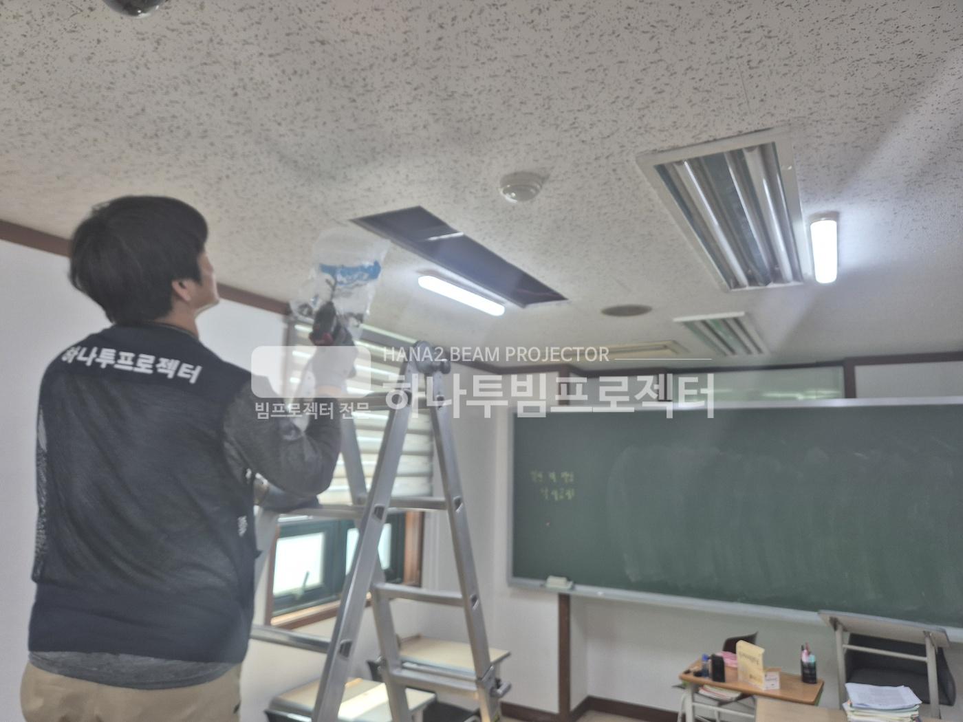 3730978545_Hnr5tvAU_dd756af21a5f4e54cde185e15da6ede8c7a02d67.jpg 이미지크게보기