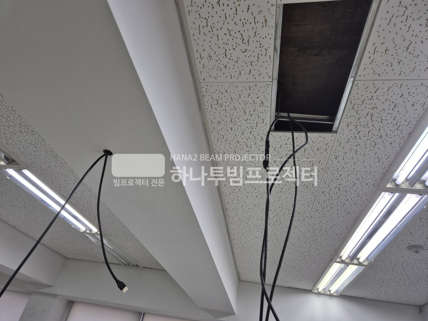 3730978545_SLFKQI0i_65da2701b29123698e11372fcf1e1947bbf8f744.jpg 이미지크게보기