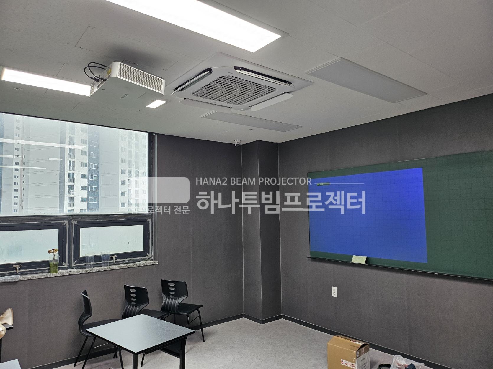 3730978545_TwzMQbaZ_f13c5d1c7b2049fbf83cad6b056a72cd98ffef13.jpg 이미지크게보기