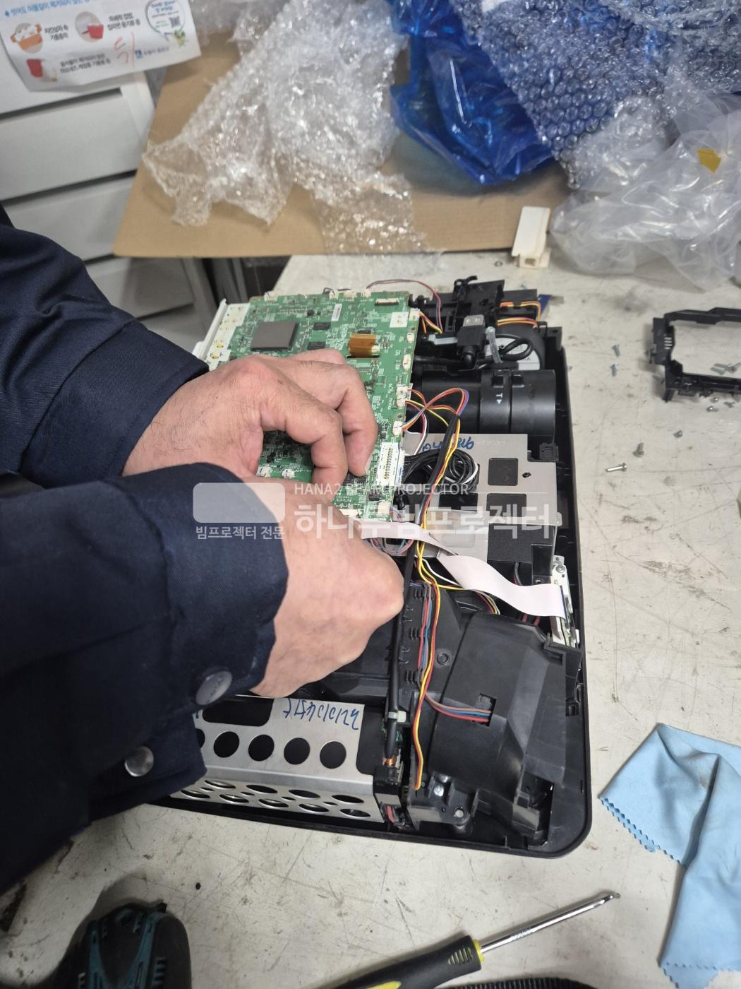 3730978545_UOM4CZ2c_9e9b4ce31ea134c9f2b84a0f66309af7463d7b2e.jpg 이미지크게보기