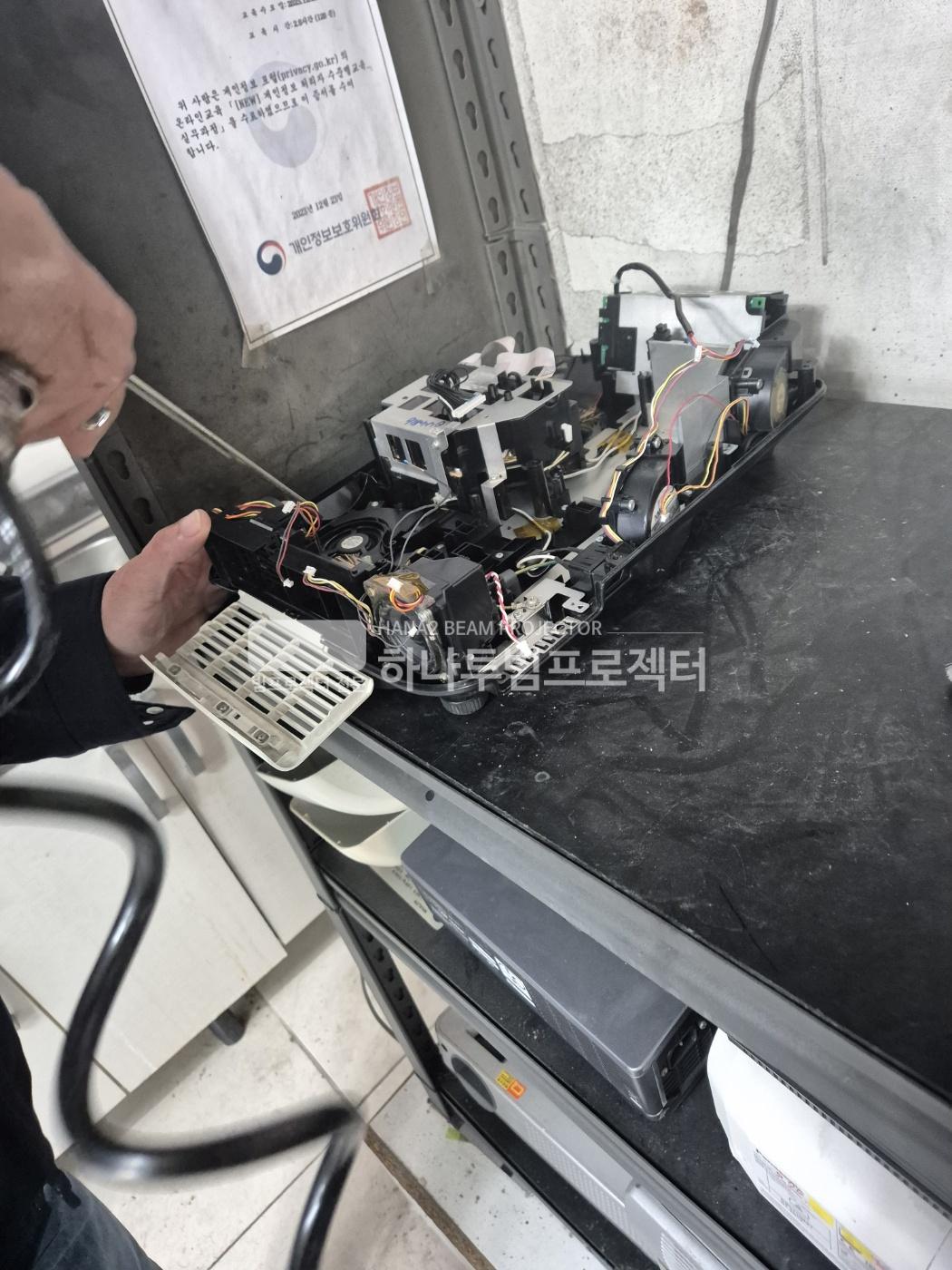 3730978545_kR7vJ0Qc_b82b962f07eb2194a9e1b91ef6c67fade1489b54.jpg 이미지크게보기