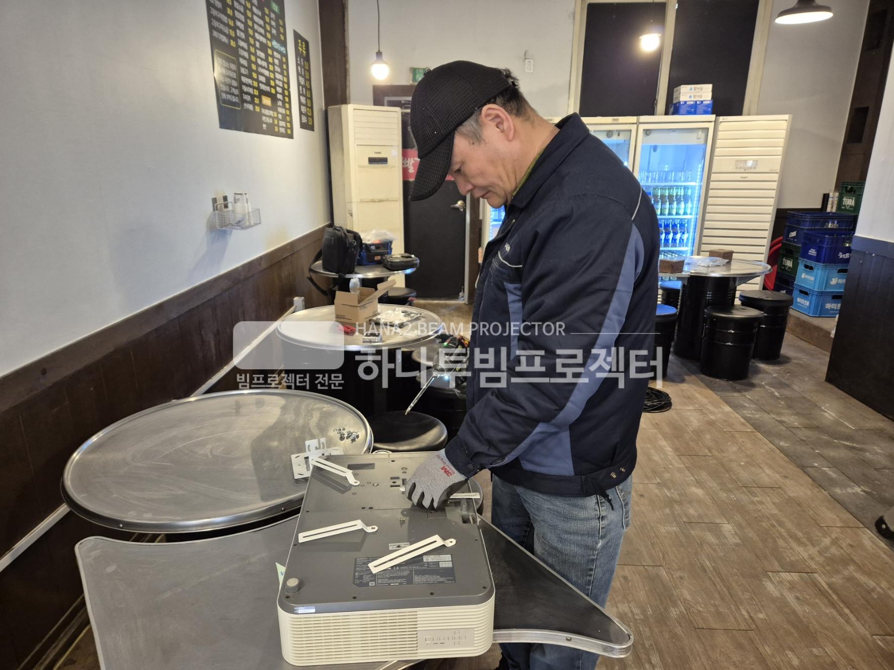 3730978545_pm1UbBas_3aa1d5f6c507aa783c07311013b8a99b423e841f.jpg 이미지크게보기