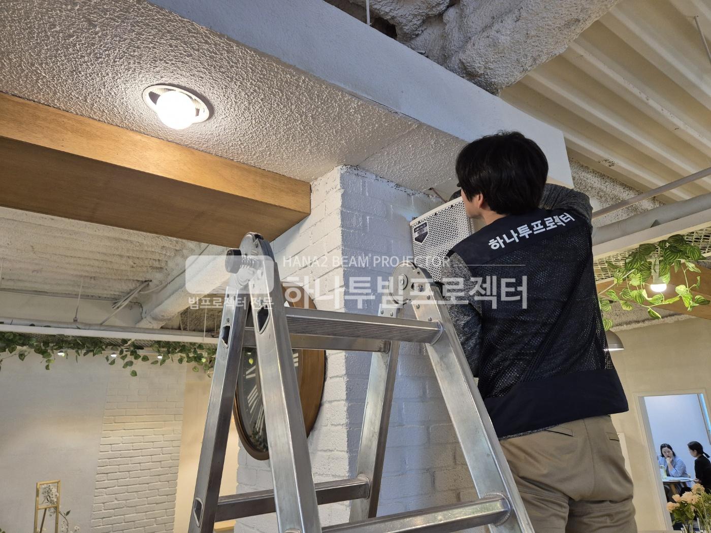 3730978545_seMi9Z5P_07721113d1f1e61c4b098a31b6e8baeef3c140a3.jpg 이미지크게보기