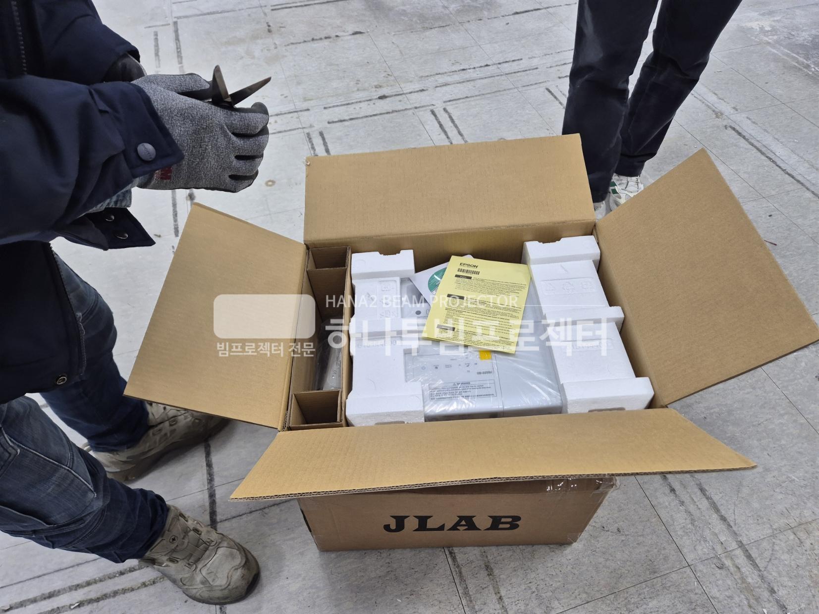 3730978545_y9tsc630_fcf76d7c3a55b3e310d17b397d77a16c2effc7a6.jpg 이미지크게보기